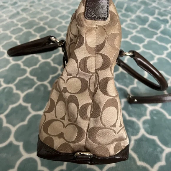 LIKE NEW Authentic Coach Satin Satchel bag - Picture 6 of 9